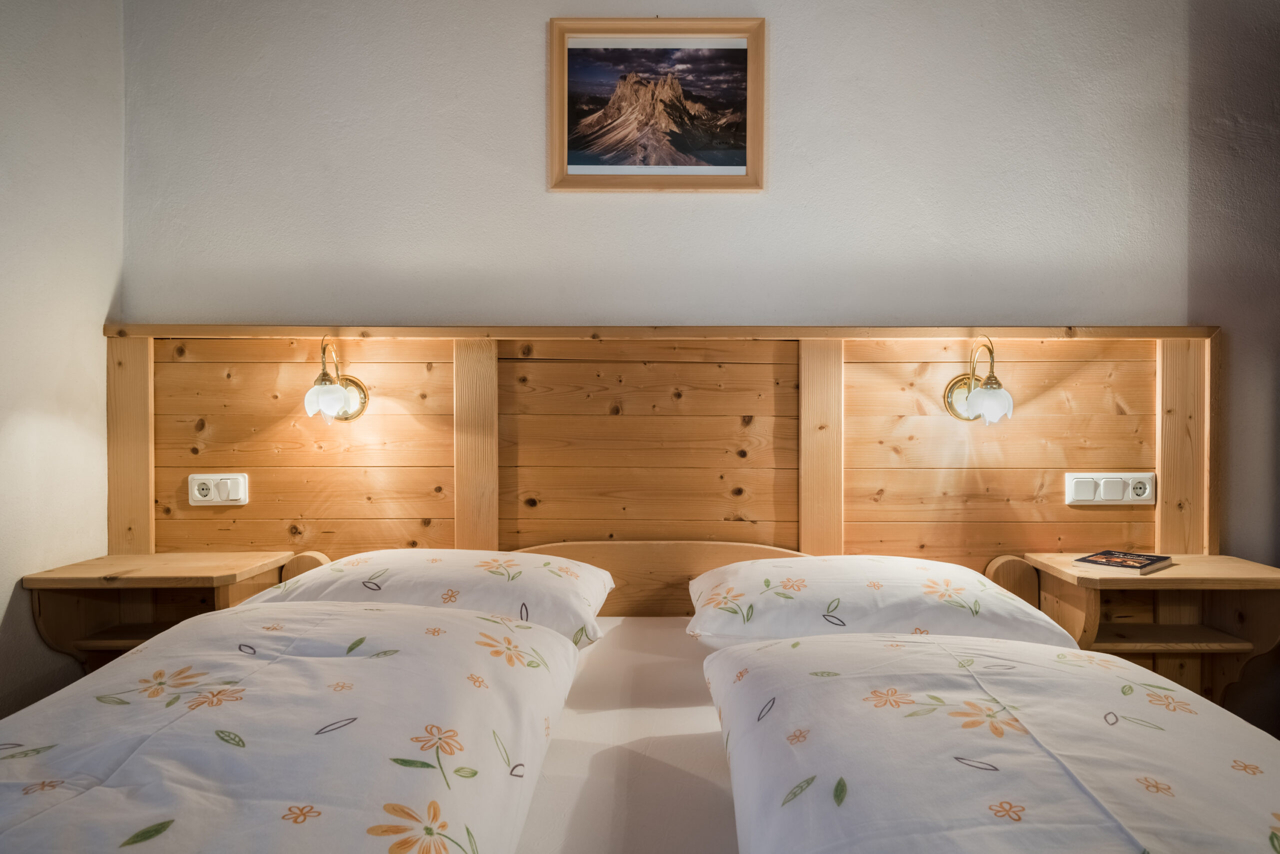 Rit Holzzimmer im alpinen Stil Mountain Lodge Ciurnadù La Val